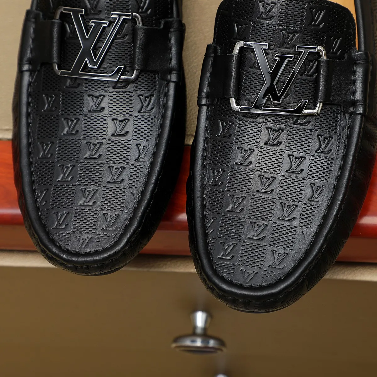 Men's shoes 💰360 💰 LV Louis Vuitton's top-quality Peaches men's shoes 💯Original copy of the official website, the upper is made of imported official website 1:1 material ❌Italian 🇮🇹 cowhide surface, imported pigskin lining. It’s definitely not made with ordinary craftsmanship, it’s the model used by celebrities! The factory’s craftsmanship is designed to create the most perfect shoes for trendy men! Colors available! 38-44 yards